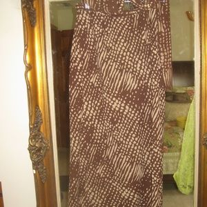 Floaty Leslie Fay skirt w/matching scarf
